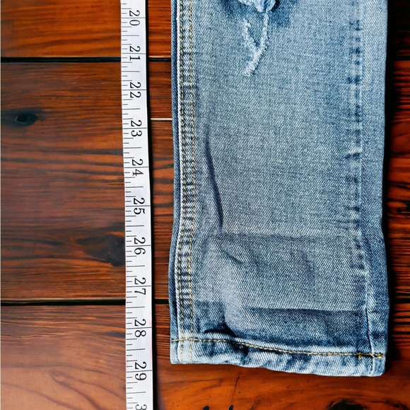 Boohoo distressed jeans | Medium Wash | Size 0 | NWOT - Picture 8 of 10
